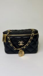 Siyah Kapitone Zincir Detaylı Mini Çanta