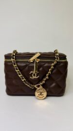 Kahverengi Kapitone Zincir Askılı Mini Çanta