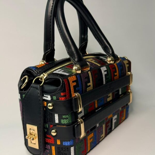 Fendi Baguette Renkli Jakarlı Çanta