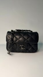 Chanel Mini Kapaklı Detaylı Omuz Çantası