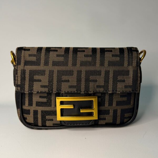 Baguette Fendi Desenli Omuz Çantası