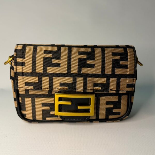 Baguette Fendi Desenli Omuz Çantası