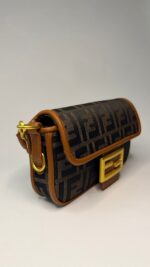Baguette Fendi Deri Desenli Omuz Çantası - Görsel 2